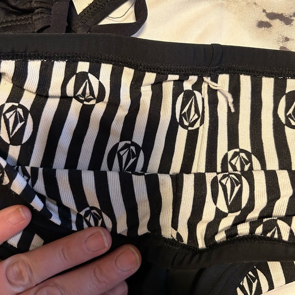 Hurley bikini - Picture 2 of 3